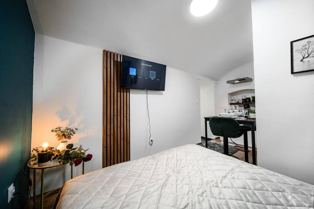 Secret Economy Studio Oasis Prague Extérieur photo